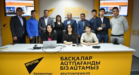 Sputnik делится опытом: кызылординские журналисты заглянули на "кухню" интернет-издания