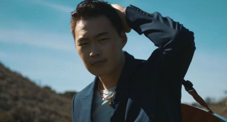 Димаштан кем емес: моңғол әншісі де америкалықтарды аузына қаратты - видео