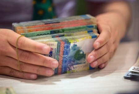 Теңгені не күтіп тұр: Сарапшылар ұлттық валютаға қатысты болжам жасады