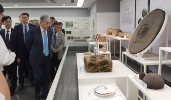 Президент Қытай Ұлттық шай музейін аралады