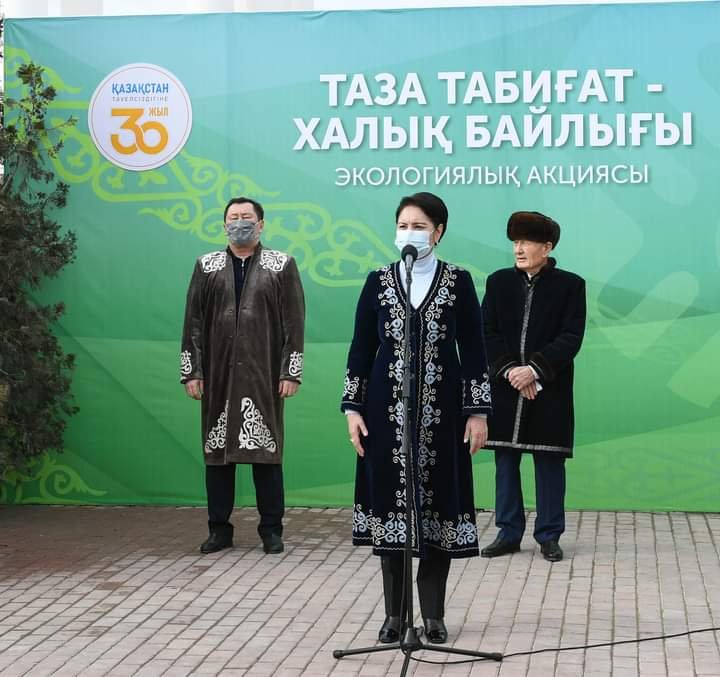 Облыс әкімі Гүлшара Әбдіқалықова "Таза табиғат" экологиялық акциясына қатысты