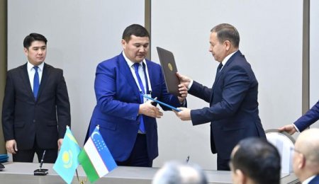 Қазақстан мен Өзбекстан Президенттері кеңейтілген құрамда келіссөз жүргізді