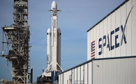 SpaceX 2024 жылы ғарышқа саяхаттау үшін билет сатуды бастайды