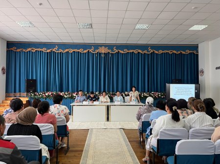 АТА-АНАЛАР МЕН 8-10 СЫНЫПТЫҢ ҚЫЗ БАЛАЛАРЫНА АҒАРТУШЫЛЫҚ БАҒЫТТАҒЫ АҚПАРАТТЫҚ ТҮСІНДІРМЕ ЖҰМЫСЫ ЖҮРГІЗІЛДІ