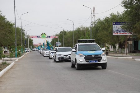 ҚАРМАҚШЫДА МЕМЛЕКЕТТІК РӘМІЗДЕР КҮНІНЕ ОРАЙ ПАТРИОТТЫҚ ШЕРУЛЕР ӨТКІЗІЛДІ