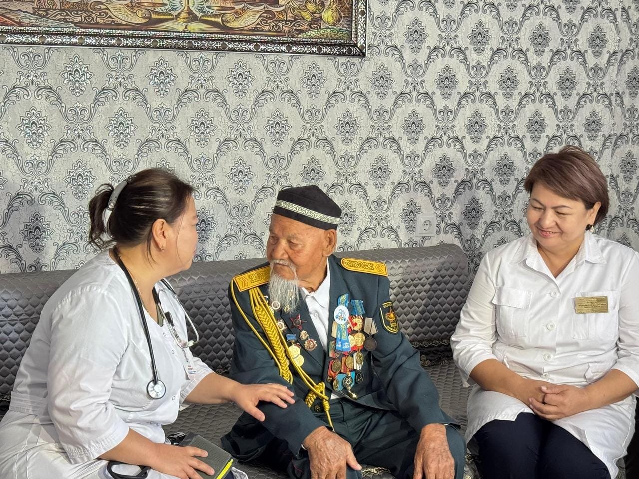 МАЙДАНГЕРГЕ МЕДИЦИНАЛЫҚ КӨМЕК КӨРСЕТІЛДІ