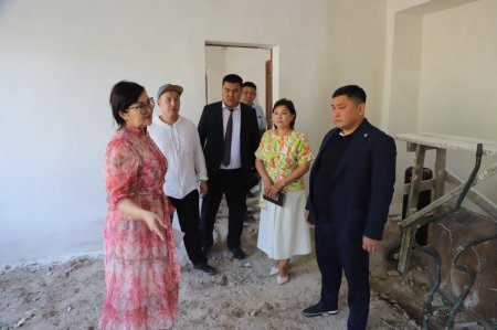 АУДАН ӘКІМІ БІЛІМ БЕРУ НЫСАНДАРЫНДАҒЫ ЖӨНДЕУ ЖҰМЫСТАРЫМЕН ТАНЫСТЫ