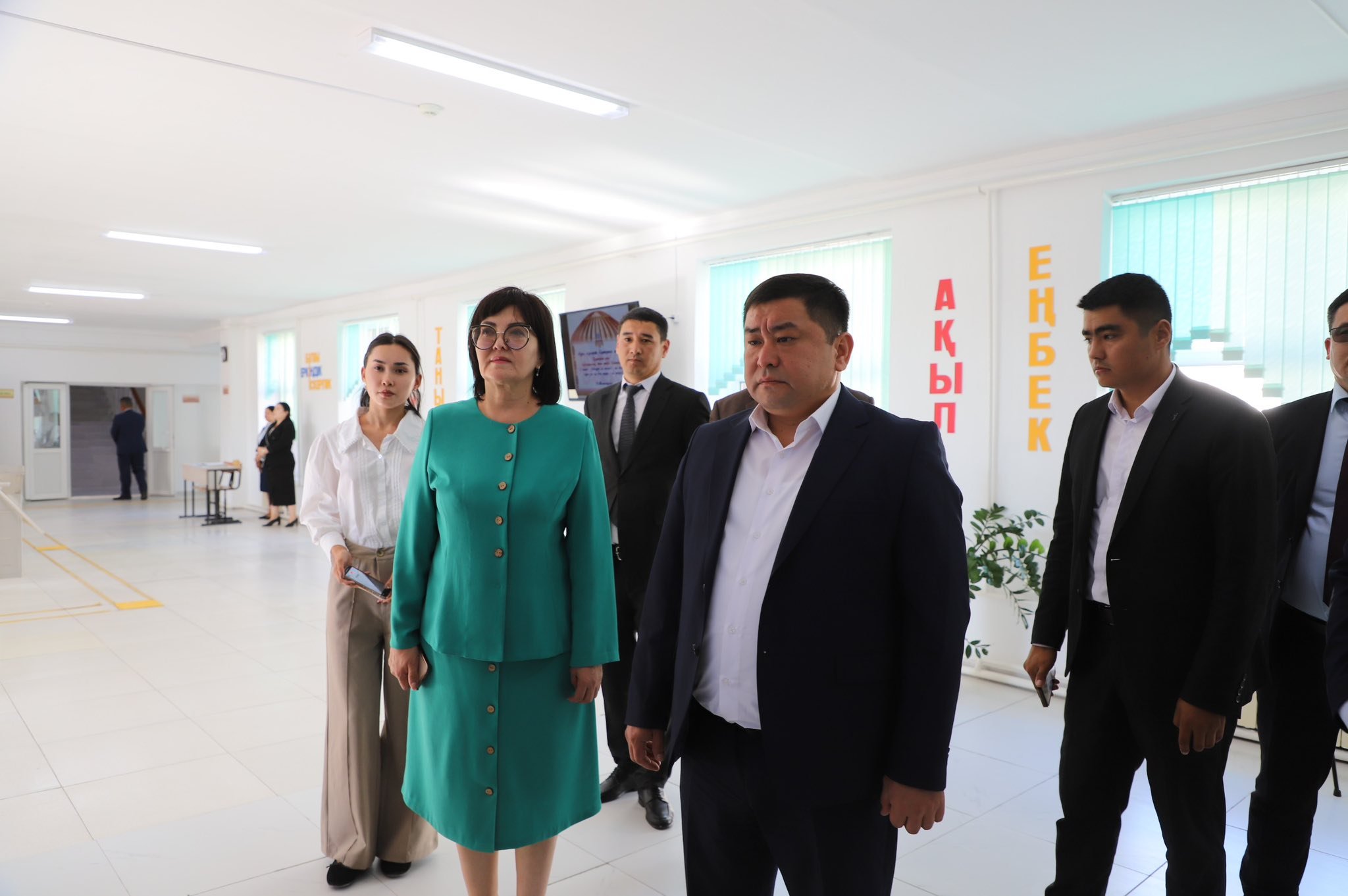 Аудан басшысы оқу орындарының жұмысымен танысты