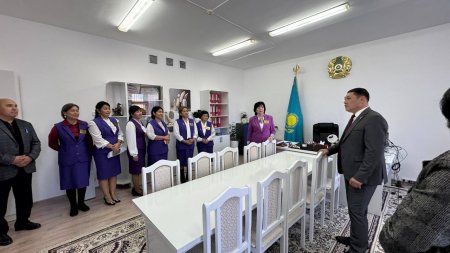 БІЛІМ БӨЛІМІНІҢ БАСШЫСЫ ТӨРЕТАМ КЕНТІ МЕН АҚАЙ АУЫЛЫНДАҒЫ МЕКТЕПТЕРДІ АРАЛАДЫ