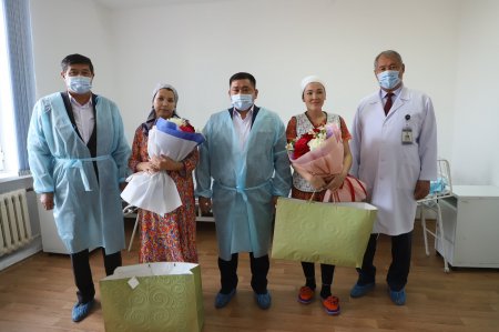 АУДАН БАСШЫСЫ РЕСПУБЛИКА КҮНІ ҚАРСАҢЫНДА ӨМІРГЕ КЕЛГЕН СӘБИЛЕР МЕН АНАЛАРДЫ ҚҰТТЫҚТАДЫ