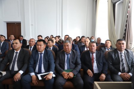 МЕМЛЕКЕТТІК ҚЫЗМЕТШІЛЕРДІҢ ӘДЕП НОРМАЛАРЫ МЕН АДАМ ҚҰҚЫҚТАРЫН САҚТАУ МӘСЕЛЕСІ ТАЛҚЫЛАНДЫ