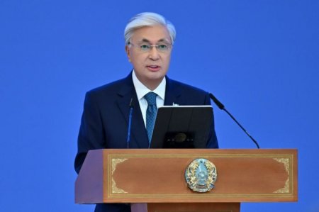 ЖҮЙЕЛІЛІК, АУҚЫМДЫЛЫҚ, КЕЗЕҢДІЛІК: СЕНАТ ТӨРАҒАСЫ ПРЕЗИДЕНТ ТОҚАЕВТЫҢ ӨҢІРЛІК РЕФОРМАЛАРЫНЫҢ ҮШ БАСТЫ ҚАҒИДАСЫ ТУРАЛЫ АЙТТЫ