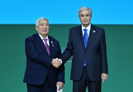 Қасым-Жомарт Тоқаев ауыл шаруашылығы еңбеккерлерін мемлекеттік наградалармен марапаттады