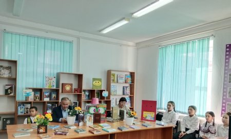 "100 кітап - ойлау мен шығармашылыққа саяхат"