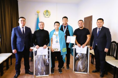 Жерлестеріміз жүлдемен оралды