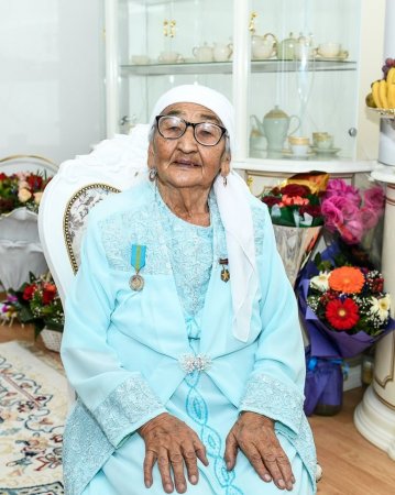 ЕҢБЕКТЕН БАҚЫТ ТАПҚАН АНА