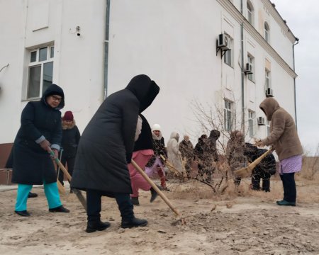 "ТАЗА БЕЙСЕНБІ": ДЕНСАУЛЫҚ САҚТАУ САЛАСЫНЫҢ ӨКІЛДЕРІ ТАЗАЛЫҚ АКЦИЯСЫНА АТСАЛЫСУДА