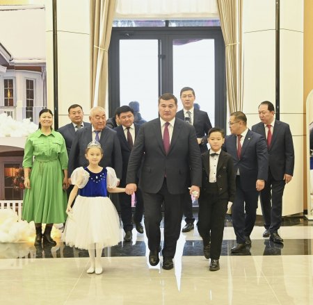 Қызылордада ҚР Президенті атынан "Ғажайыпқа толы ертегі" атты шырша мерекесі өтті