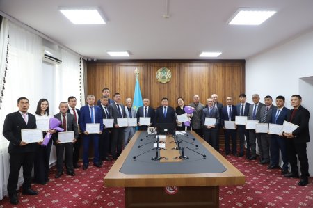 ЕҢБЕК АДАМДАРЫНА ҚҰРМЕТ