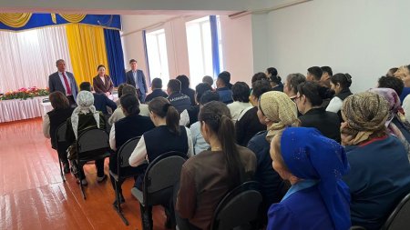 ӘДІЛЕТТІ ҚАЗАҚСТАН ЖОЛЫНДА: БІЛІМ САЛАСЫНЫҢ ҚЫЗМЕТКЕРЛЕРІМЕН МАЗМҰНДЫ КЕЗДЕСУ