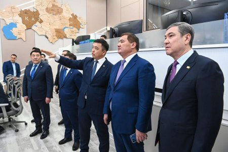 Облыс әкімі Қызылорда облысы Полиция департаменті Жедел басқару орталығының жұмысымен танысты