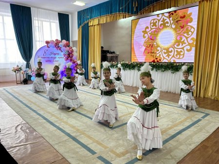 ӘЙЕЛ – АНА: МЕЙІРІМ МЕН КӨШБАСШЫЛЫҚТЫҢ ҮЙЛЕСІМІ