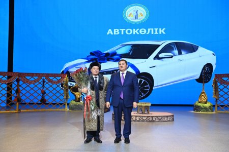 АЛМАСБЕК АЛМАТОВТЫҢ МЕРЕЙТОЙЫНА АРНАЛҒАН «ЖЫР КЕРУЕН» АТТЫ ШЫҒАРМАШЫЛЫҚ КЕШ ӨТТІ