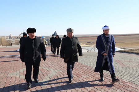 АЛМАСБЕК АЛМАТОВ ҚОРҚЫТ АТА РУХЫНА ТАҒЗЫМ ЖАСАДЫ