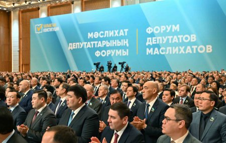 1200 депутат кәсіби оқудан өтіп, цифрлық басқару саласында дайындалды – Мемлекет басшысы