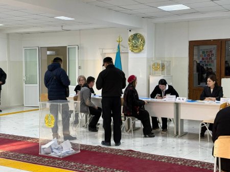 РЕФЕРЕНДУМ: ДАУЫС БЕРУ УЧАСКЕЛЕРІНДЕ ЕРЕКШЕ БЕЛСЕНДІЛІК ПЕН КӨТЕРІҢКІ КӨҢІЛ-КҮЙ БАЙҚАЛДЫ