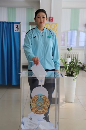 РЕФЕРЕНДУМ-2026: ӘЛЕМ ЧЕМПИОНАТЫНЫҢ КҮМІС ЖҮЛДЕГЕРІ РЕФЕРЕНДУМДА ДАУЫС БЕРДІ