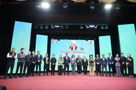 «ҰСТАЗ - АНА»: РУХАНИ ТАҒЗЫМ МЕН ЖЫР КЕШІ