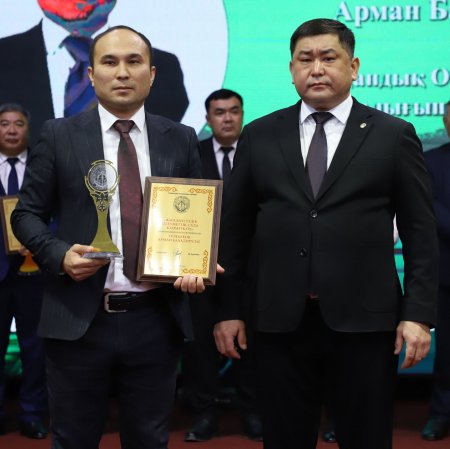 ЖАУАПКЕРШІЛІК ЖҮГІН АРҚАЛАҒАН БАСШЫ