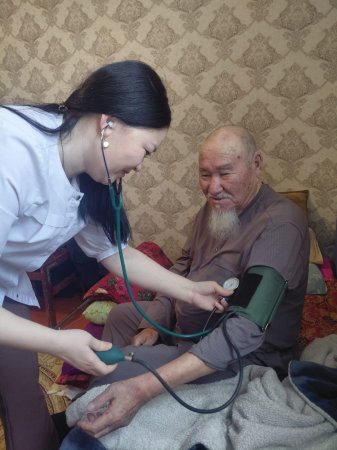 "АРДАГЕРЛЕРДІ АРДАҚТАЙЫҚ" ПАРТИЯЛЫҚ ЖОБАСЫ АЯСЫНДА МЕДИЦИНАЛЫҚ КӨМЕК КӨРСЕТІЛДІ