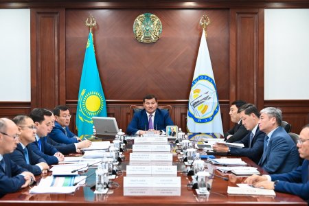 АЙМАҚТЫҢ ӘЛЕУМЕТТІК-ЭКОНОМИКАЛЫҚ ДАМУ КӨРСЕТКІШТЕРІНІҢ ОРЫНДАЛУ БАРЫСЫ ТАЛҚЫЛАНДЫ