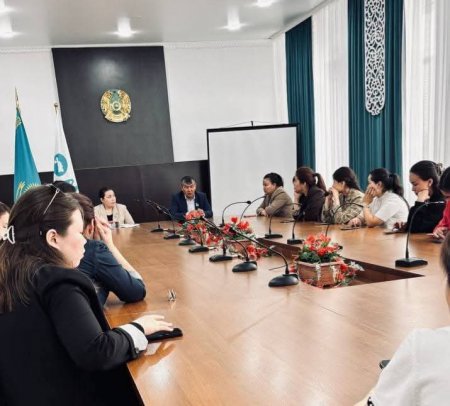 АУДАНДЫҚ МӘСЛИХАТ ДЕПУТАТТАРЫ ЖАСТАРМЕН КЕЗДЕСУ ӨТКІЗДІ