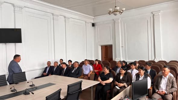 Қаржы саласының қызметкерлерімен кездесті