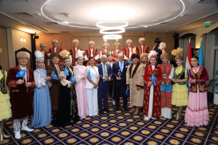 СЫР ӨНЕРПАЗДАРЫ ЛЮКСЕМБУРГТЕ ҚАЗАҚ МӘДЕНИЕТІН ДӘРІПТЕДІ