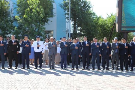 ҚАРМАҚШЫДА МЕМЛЕКЕТТІК ӘНҰРАН БІР МЕЗЕТТЕ ШЫРҚАЛДЫ