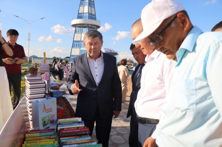 «КІТАП КЕРУЕНІ» ДҮР ОҢҒАР АУЫЛЫНА КЕЛДІ