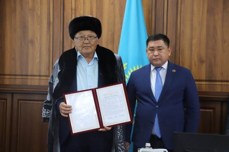 АУДАН ӘКІМІ ҚАЗАҚСТАННЫҢ ҚҰРМЕТТІ ЖУРНАЛИСІ АЛТАЙ ҮСЕНОВТІ ҚАБЫЛДАДЫ