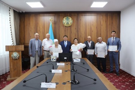 ҚҰРЫЛЫС САЛАСЫНЫҢ МАЙТАЛМАНДАРЫНА ҚҰРМЕТ ПЕН АЛҒЫС