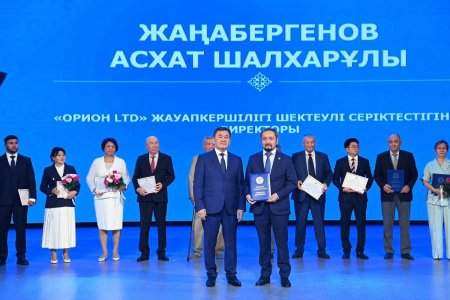 ЕЛ ИГІЛІГІ ЖОЛЫНДАҒЫ ЕҢБЕК БАҒАЛАНЫП, ҚҰРЫЛЫСШЫЛАРҒА ҚҰРМЕТ КӨРСЕТІЛДІ