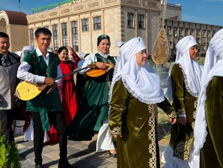 ҚҰРЫЛТАЙ САЙЛАУЫ КҮНІ ҰЛТТЫҚ НАҚЫШТАҒЫ САЛТАНАТТЫ ШЕРУ ӨТТІ