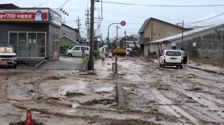 Жапонияда нөсер жауынға байланысты ең жоғары қауіп деңгейі жарияланды