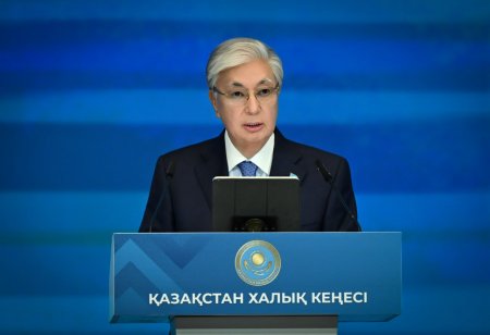Президент Қазақстан Халық Кеңесінің бірінші сессиясында сөз сөйледі