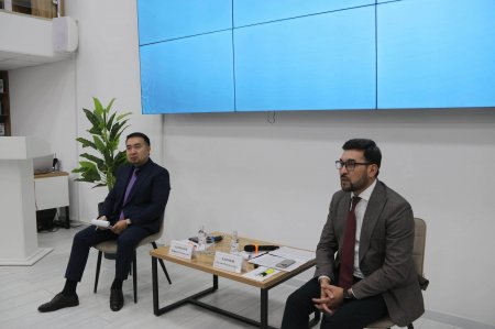 ЖАСТАР ЖӘНЕ ОТБАСЫ ІСТЕРІ КОМИТЕТІНІҢ ТӨРАҒАСЫ ҚАЙРАТ ҚАМБАРОВ СЫР ЖАСТАРЫМЕН КЕЗДЕСТІ