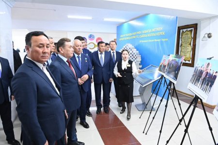 «ЕҢБЕКПЕН ӨРІЛГЕН ҒҰМЫР» АТТЫ КОНФЕРЕНЦИЯ ЖӘНЕ «ӨМІР КӨШІНДЕГІ ӨНЕГЕ» КІТАБЫНЫҢ ТҰСАУКЕСЕРІ ӨТТІ