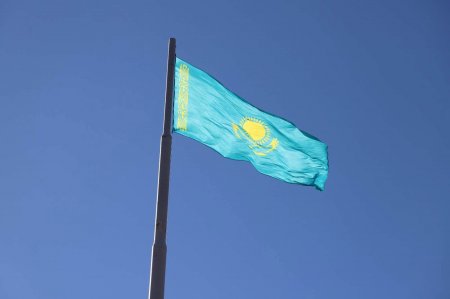 КӨК БАЙРАҒЫМЫЗ КӨКТЕ ЖЕЛБІРЕДІ